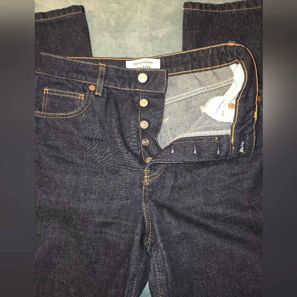Reformation Cynthia High Rise Straight Jeans. - Picture 4 of 5
